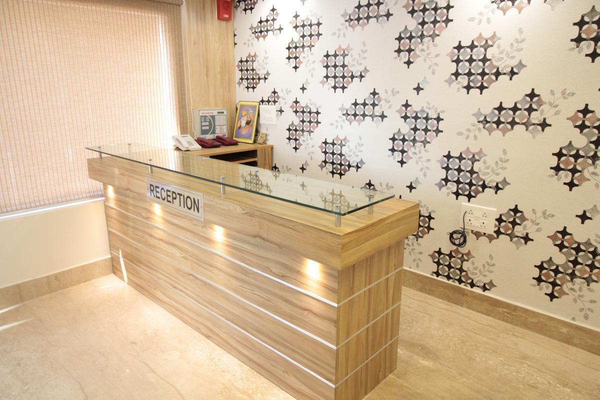 Imperial Clarks Inn Dehradun Ngoại thất bức ảnh