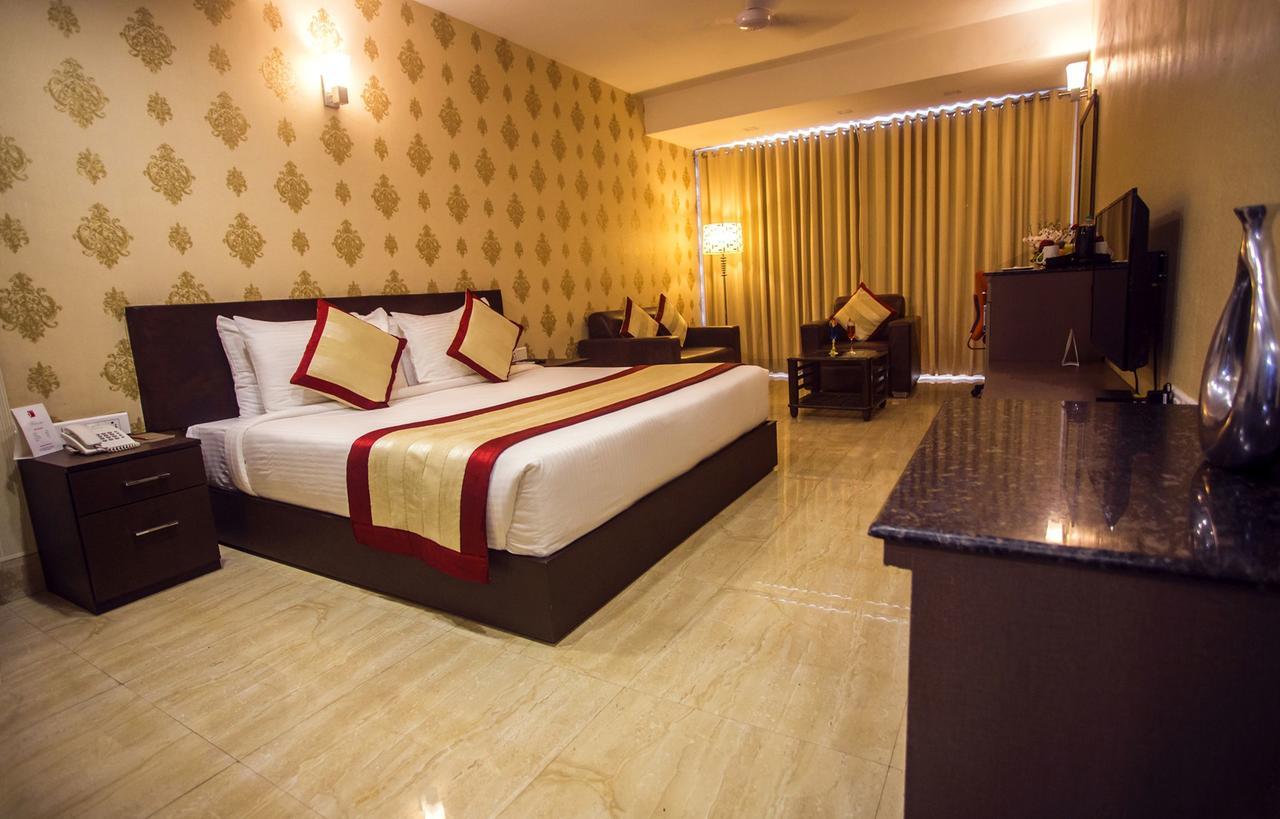 Imperial Clarks Inn Dehradun Ngoại thất bức ảnh